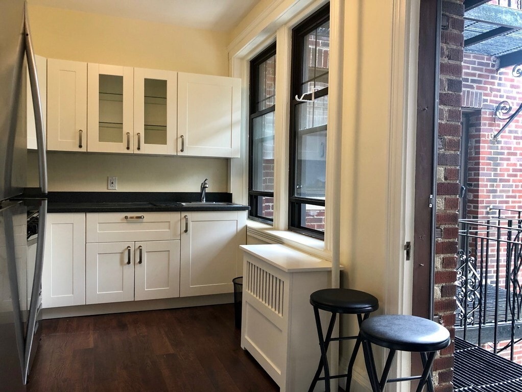 Building Photo - 189 Chestnut Hill Ave