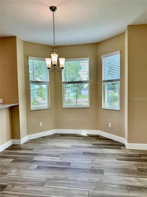 Building Photo - 13075 House Finch Rd