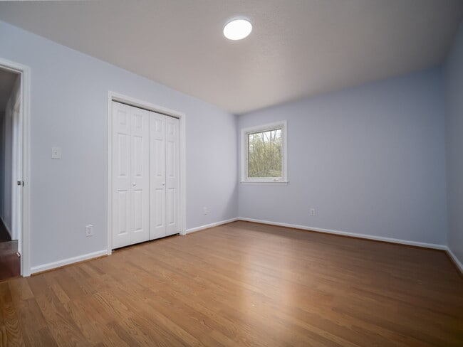 Building Photo - 102 McCall St