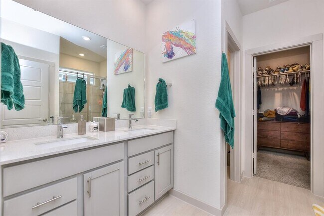 Building Photo - 13709 Bavarian Forest Dr