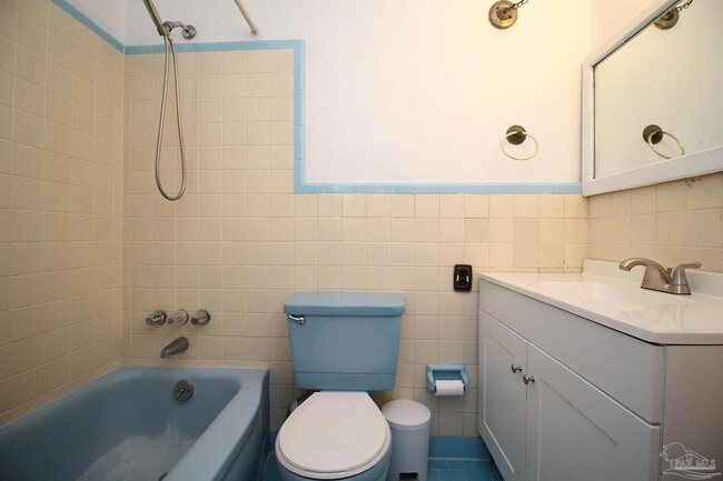 Building Photo - 3875 Arbutus Dr