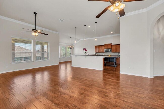 Building Photo - 833 TUSCAN Rd