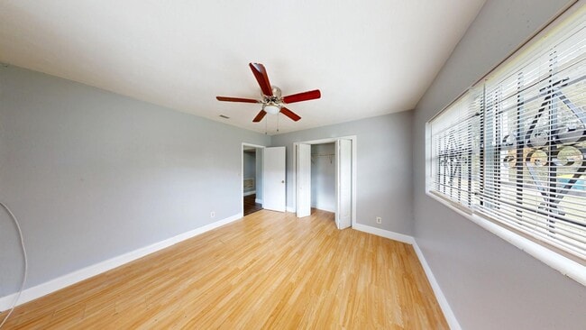 Building Photo - 3BR/1BA HOUSE - Riverview Area  ** QUICK M...