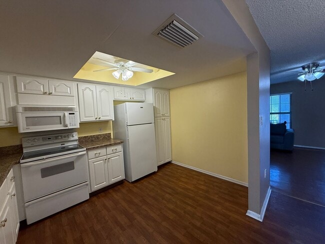 Building Photo - CONCORD VILLAGE 1/1 SPACIOUS 820 SF CONDO
