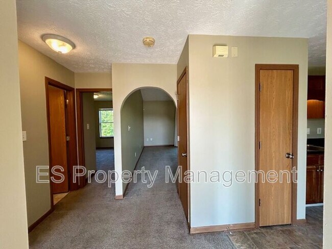Building Photo - 7822 Crooked Meadows Dr