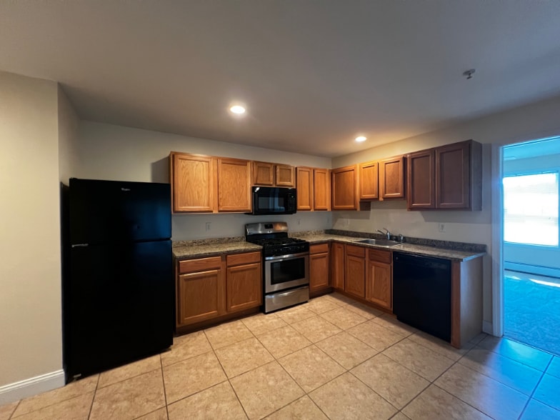 Building Photo - 9 Jenna Ln