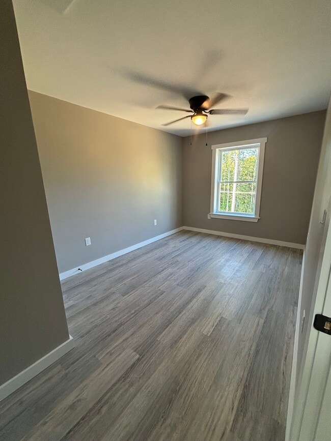 Building Photo - 22 Pond Rd