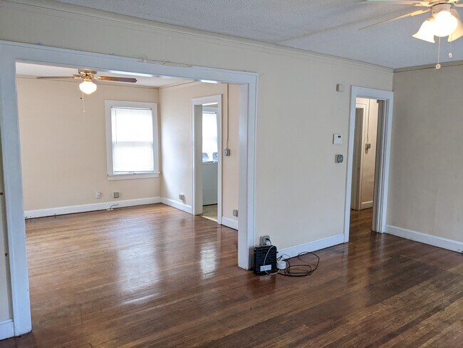 Building Photo - 1300 Rockhurst Rd