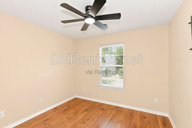 Building Photo - 463 Thistle Cove