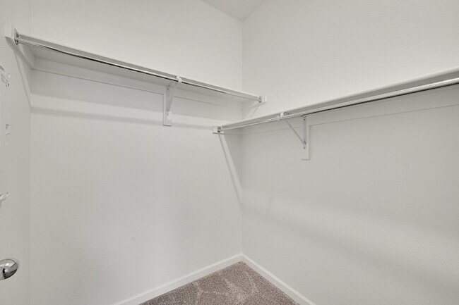 Building Photo - $2,250 - 2 Bed,1 Bath, Updated townhome in...