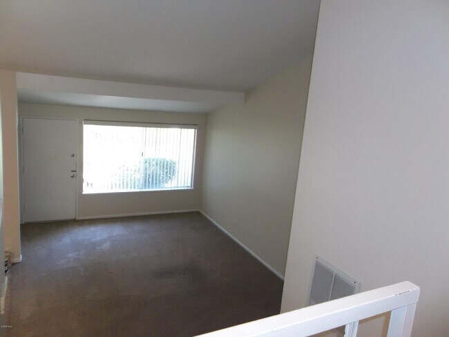 Building Photo - 1425 Ramona Dr