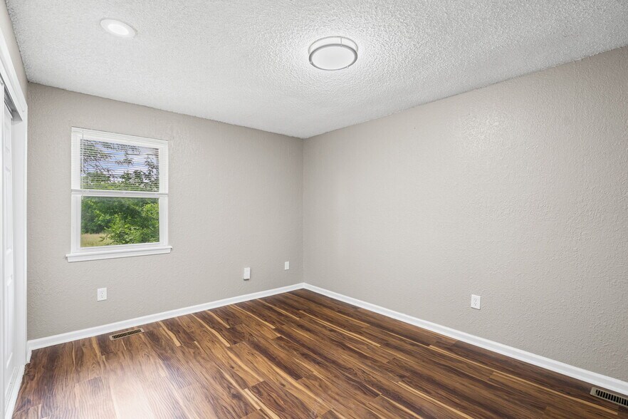 Building Photo - 2826 S 55th St