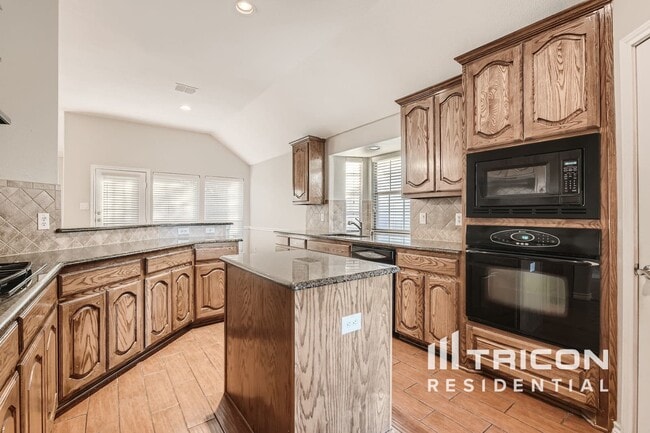 Building Photo - 7100 Brekenridge Dr