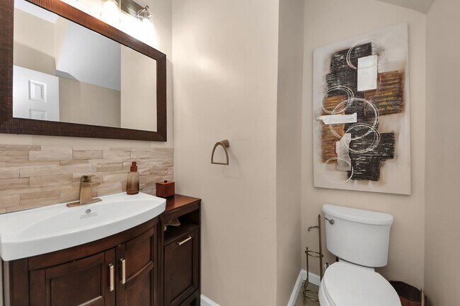 Building Photo - 17618 Fairgrove Park Dr