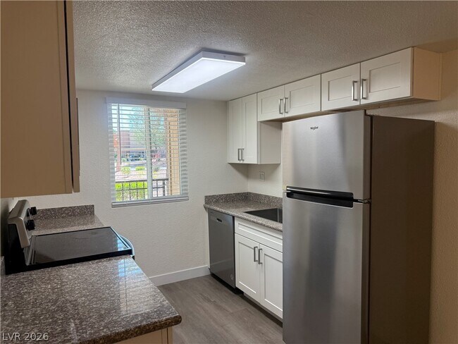 Building Photo - 4980 Indian River Dr