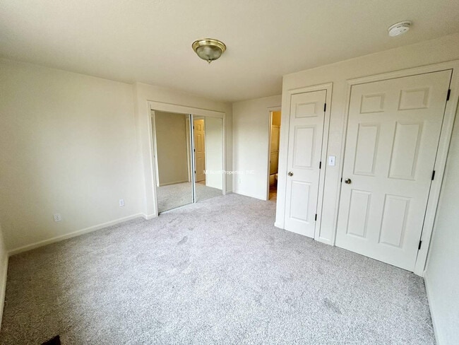 Building Photo - 925 Opalite Dr