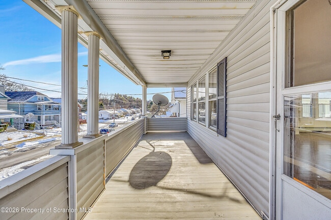 Building Photo - 1509-1511 N Webster Ave