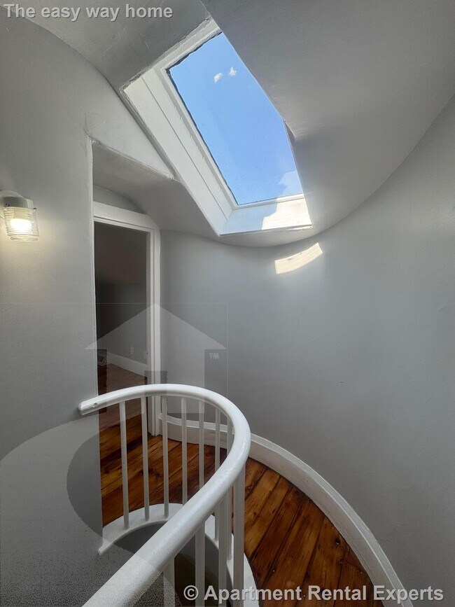 Building Photo - 516 R Somerville Ave