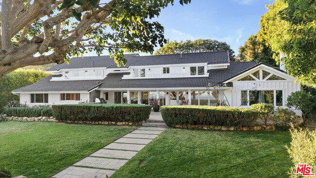 Building Photo - 29225 Cliffside Dr