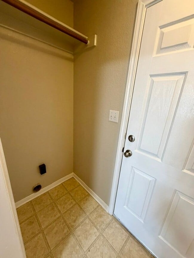 Building Photo - Spacious 3 BR / 2 BA Rental Home with 2-Car Garage & Fenced Backyard in Robinson, Waco, TX