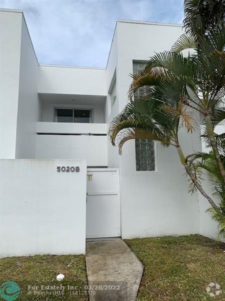 Building Photo - 5020 Elmhurst Rd