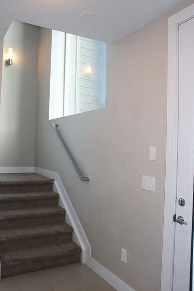 Building Photo - 3265 W 17th Ave