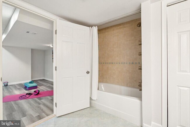 Building Photo - 13204 Lantern Hollow Dr
