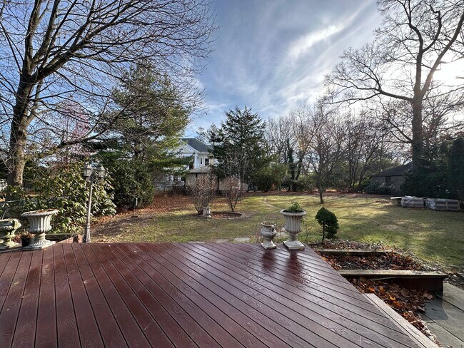 Building Photo - 671 Prospect St