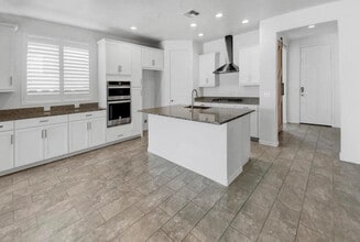 Building Photo - 6418 W Mark Ln