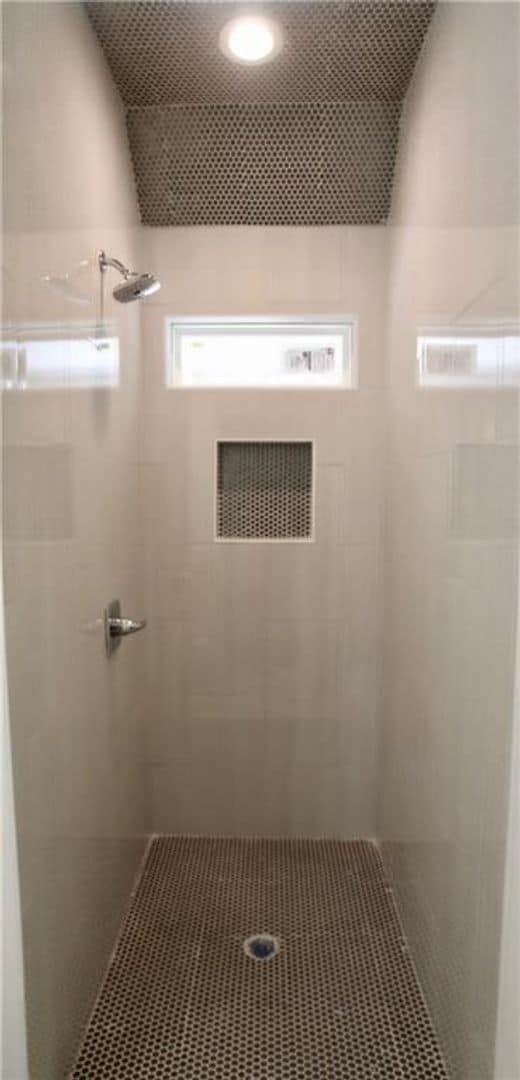 Building Photo - 705 Harris Ave