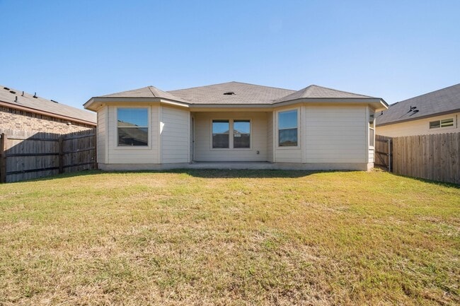 Building Photo - Spacious 3 Bedroom, 2 Bath Home in Jarrell w/ Easy Access to IH-35