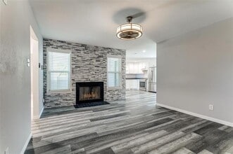 Building Photo - 606 Ridgeline Dr