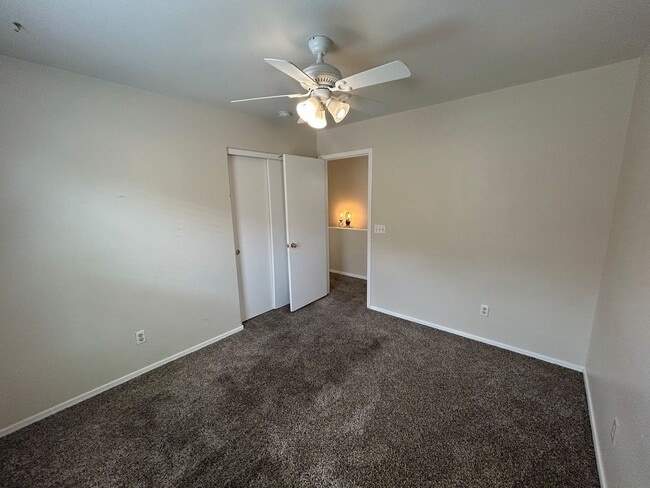 Building Photo - 18529 W Mariposa Dr