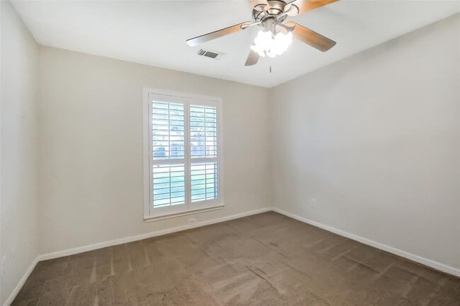 Building Photo - 21734 Maple Bluff Dr
