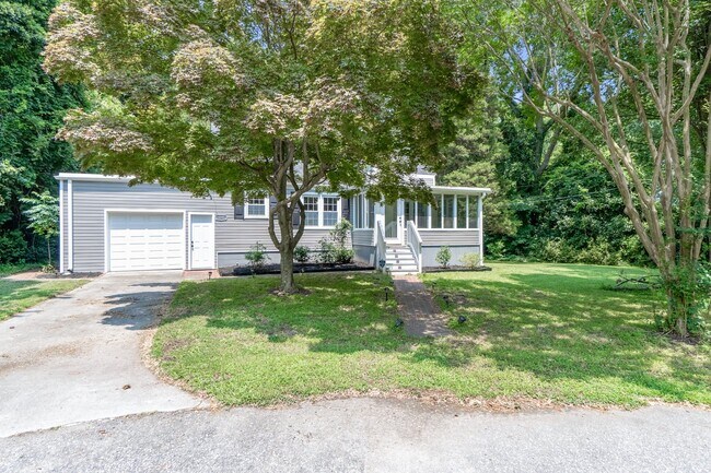 Building Photo - 6040 Airway Ln