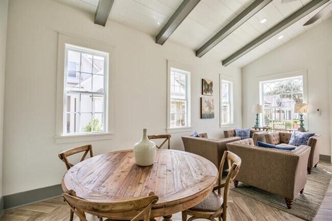 Building Photo - Stunning Midtown Tallahassee Home In Braem...