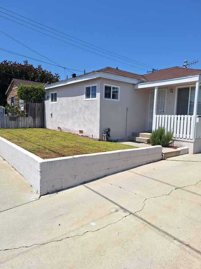Building Photo - 4577 W 166th St