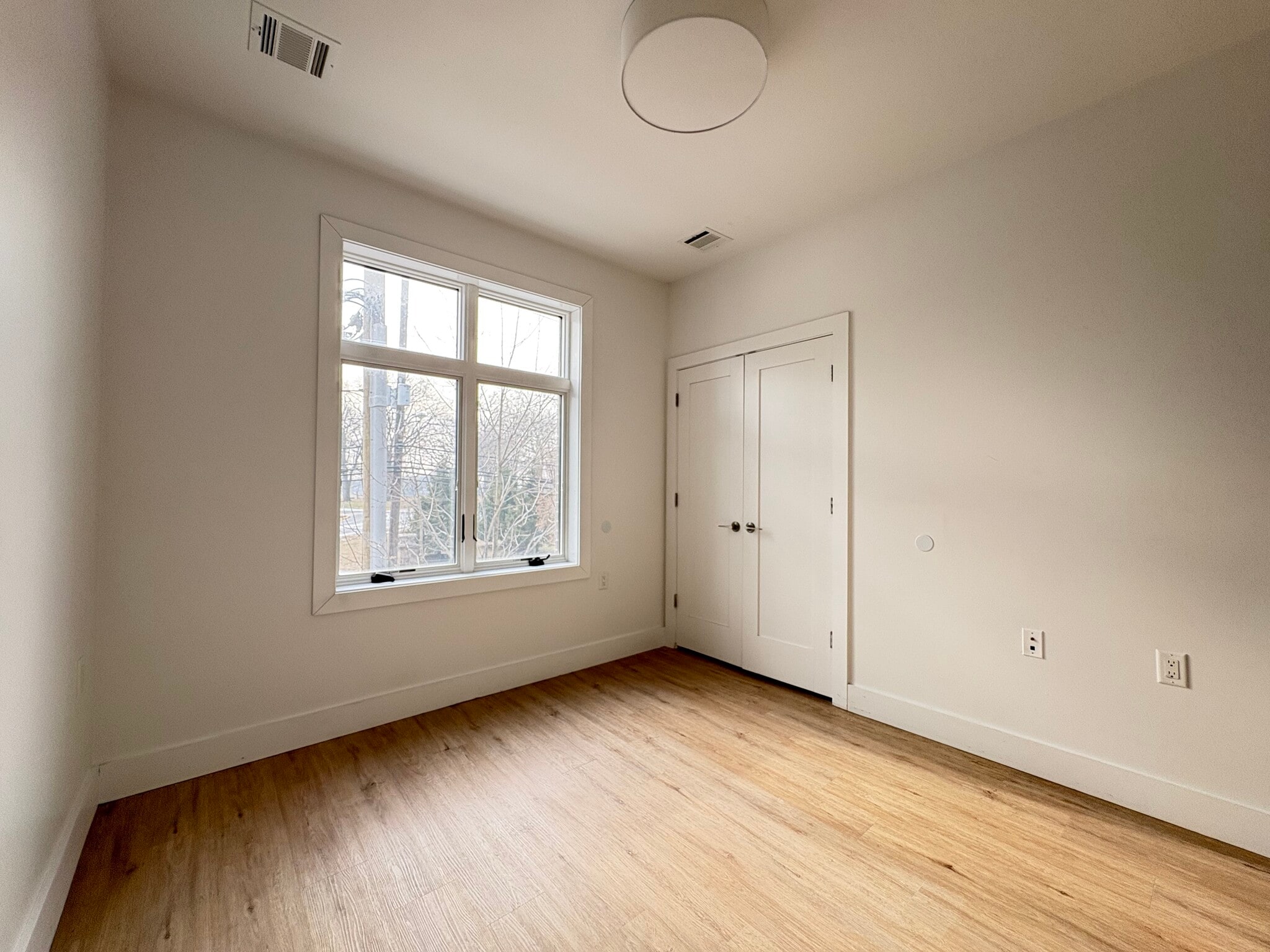 Building Photo - 276 Duncan Ave