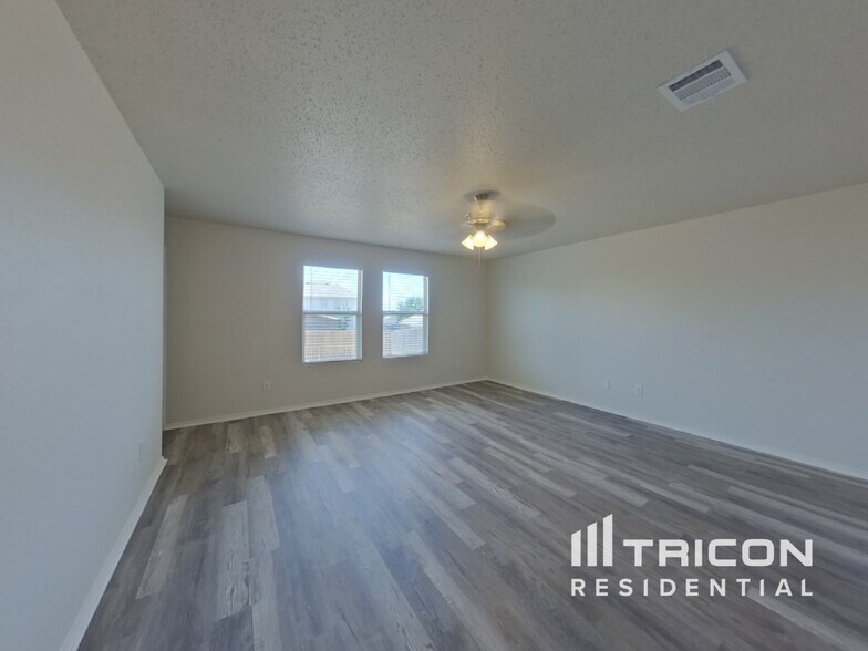 Building Photo - 4913 Creek Ridge Trail
