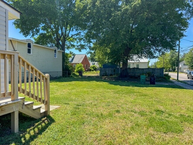 Building Photo - 1014 Hamilton Ave