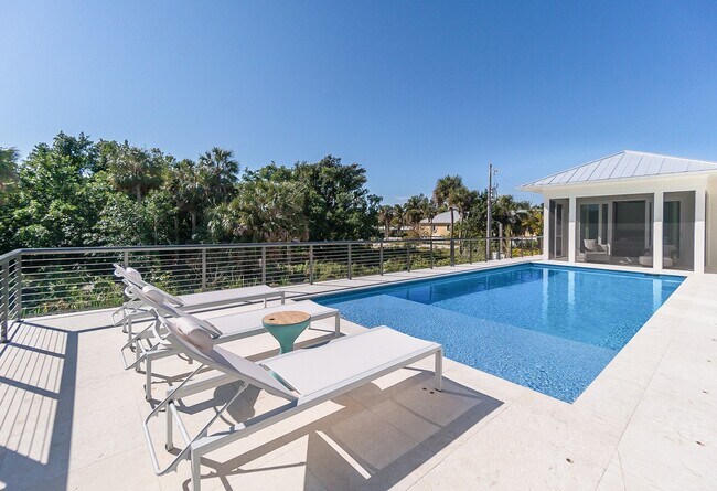 Building Photo - 270 Revels Ct