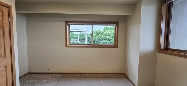 Building Photo - 3033 W Viewmont Wy W