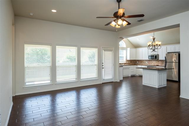 Building Photo - 10913 Golfview Way