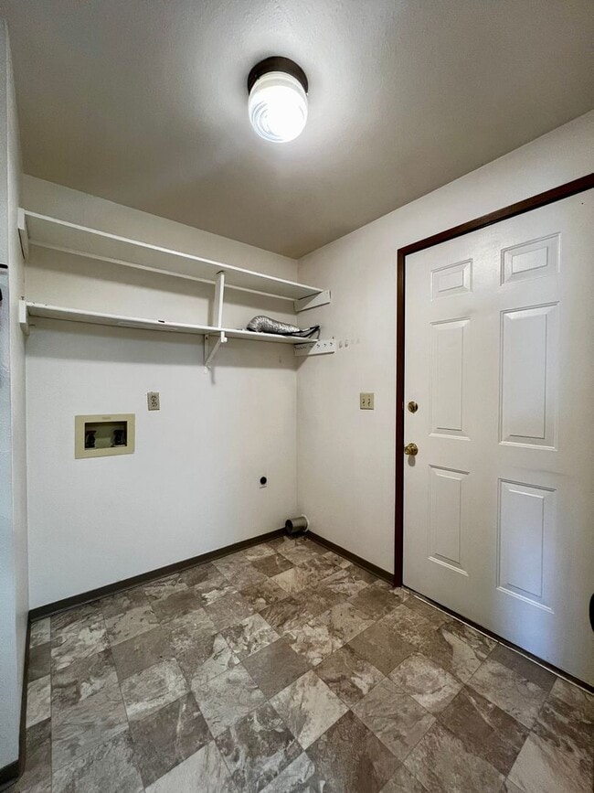 Building Photo - 4802 Bonnie Ln