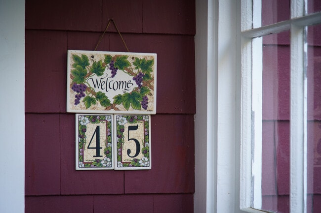 Building Photo - 45 Taconic Ave