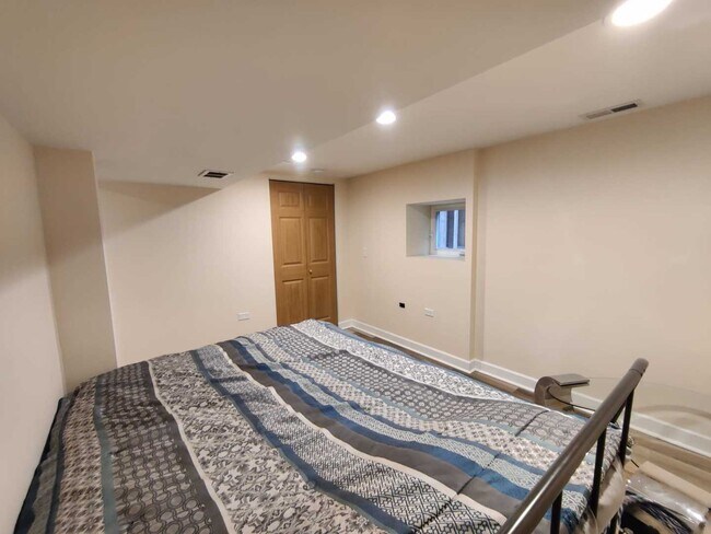 Building Photo - 3108 N 78th Ct