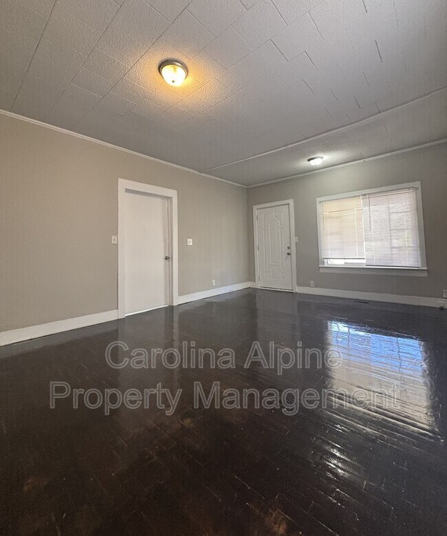 Building Photo - 880 Wellman St