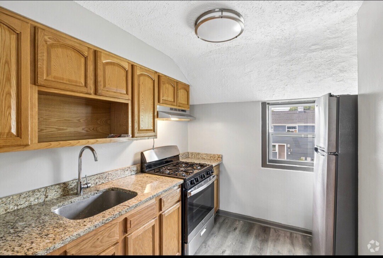 Building Photo - 105 Ledgecrest Ave