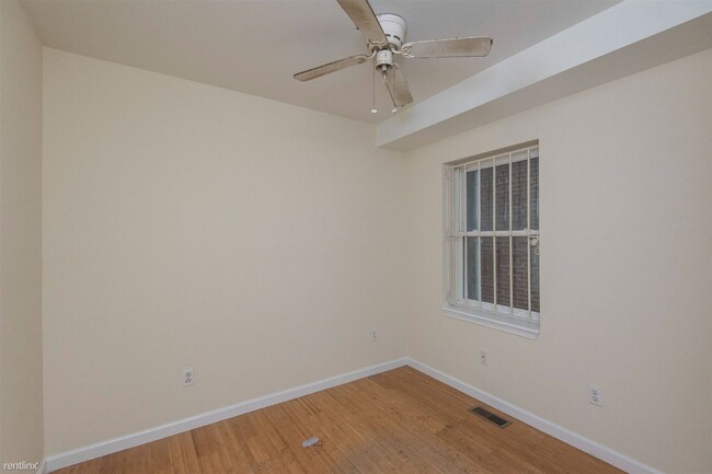 Building Photo - 2 br, 1 bath Triplex - 1745 WILLINGTON ST ...