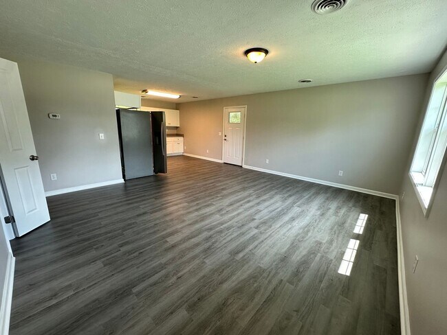 Building Photo - 441/447 Native Circle